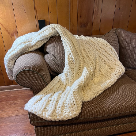 UGG Bedding Ugg Home Thick Heavy Chunky Knit Throw 5 X 70 Poshmark